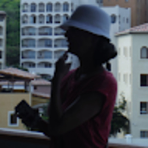 Meet your Posher, Lorri - Picture 1 of 1